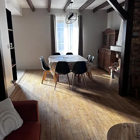 Semesterbostad Maison Familiale Avec Charme Auvergnat Lafeuillade-en-Vezie