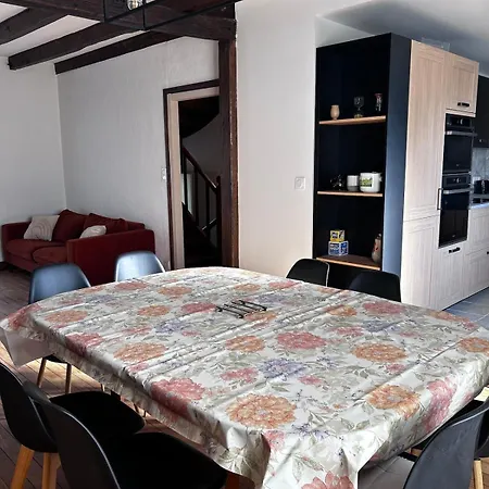 Semesterbostad Maison Familiale Avec Charme Auvergnat