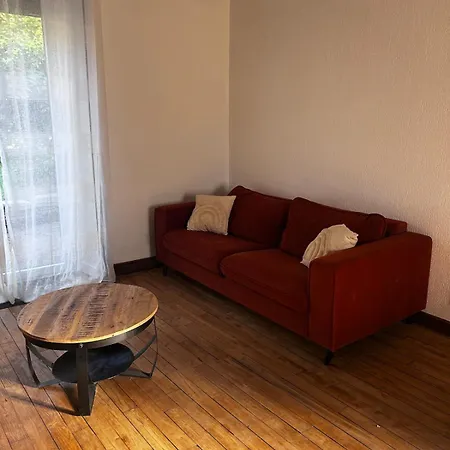 Semesterbostad Maison Familiale Avec Charme Auvergnat *